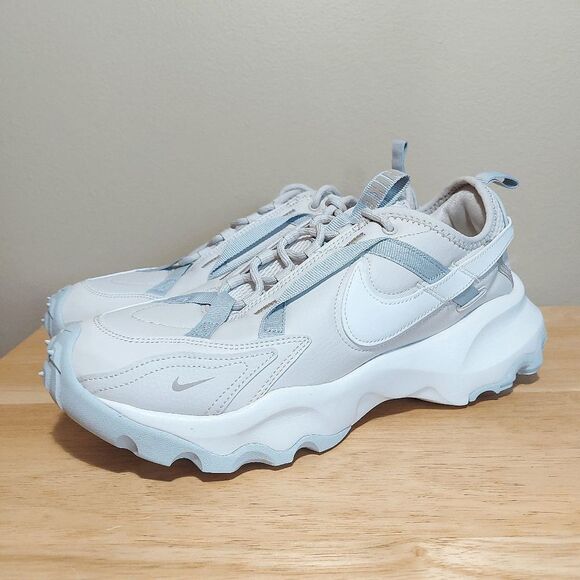 Nike TC 7900 Shoes Sail Light Orewood Taupe DD9682-102 Women's Size 9 - Picture 3 of 7